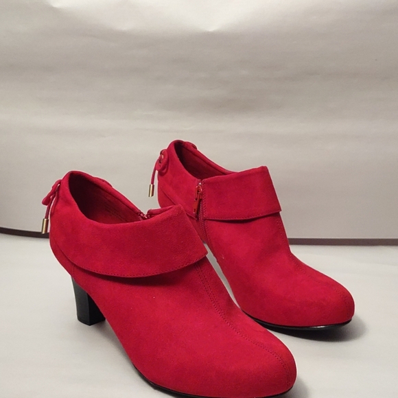 🌺COACH & FOUR Red Suede (Fabric) Slip On Booties Side Zipper Boots Size 10🌺 - Picture 13 of 15